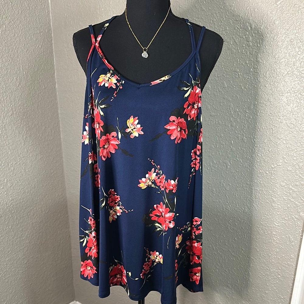 NWT PAPERMOON Relaxed Tank Top in blue floral‎